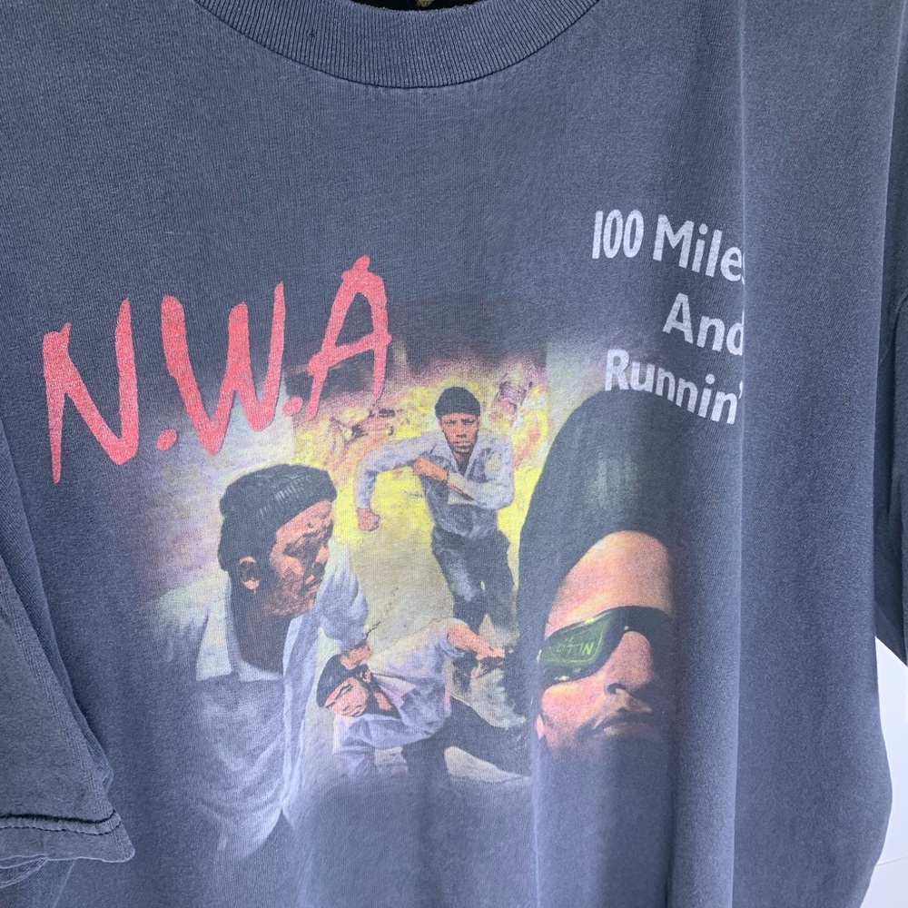 ❌SOLD❌ Vintage 2006 NWA 100 miles and runnin album cover shirt - Picture 3 of 9